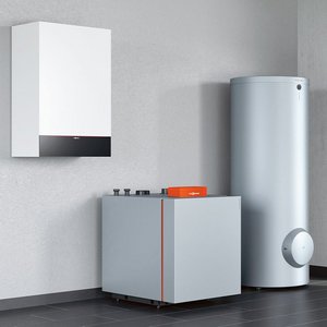 Eine installierte Wärmepumpe der Firma Vissmann